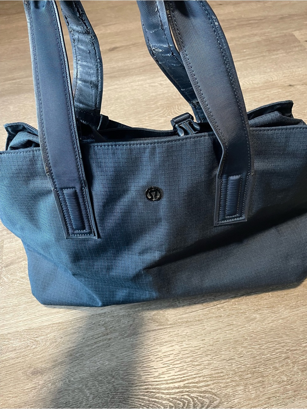 lululemon athletica Navy Women’s Duffel Tote Flawed Have Damage